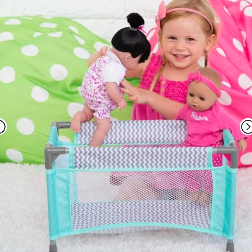 Adora Zig Zag Pack and Play for dolls